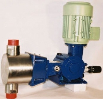 Bomba dosificadora de Pistón en Inox de 72 l/h. hasta 408 l/h.