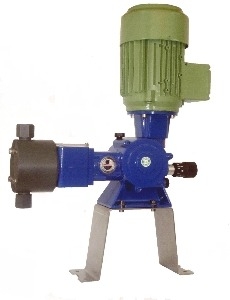 Bomba dosificadora de Pistón en PVC de 1,2 l/h. hasta 44 l/h.